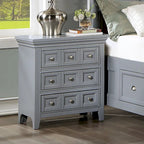 Table de chevet transitionnelle en bois gris à 3 tiroirs